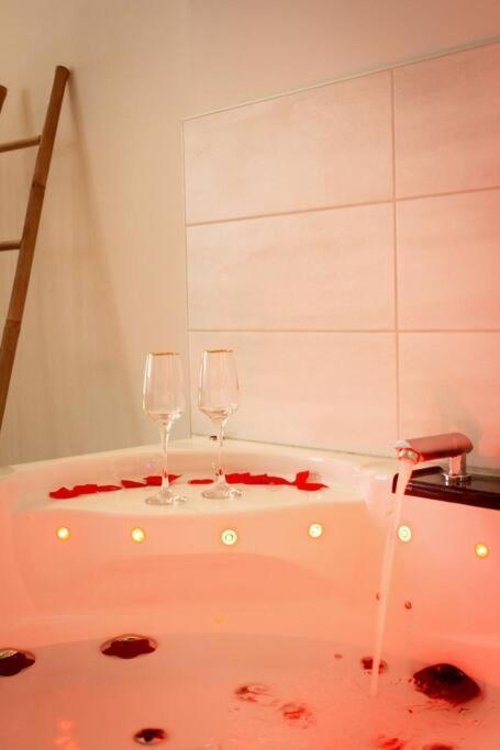 Escapade Suite Albertville Bagian luar foto